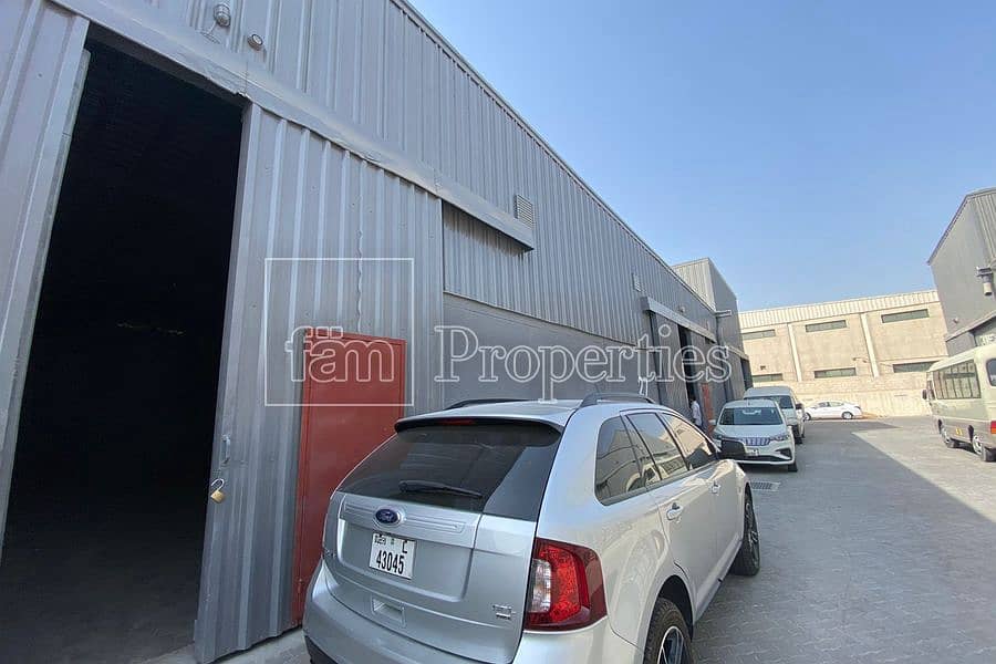 4 For lease fitted warehouse in DIP
