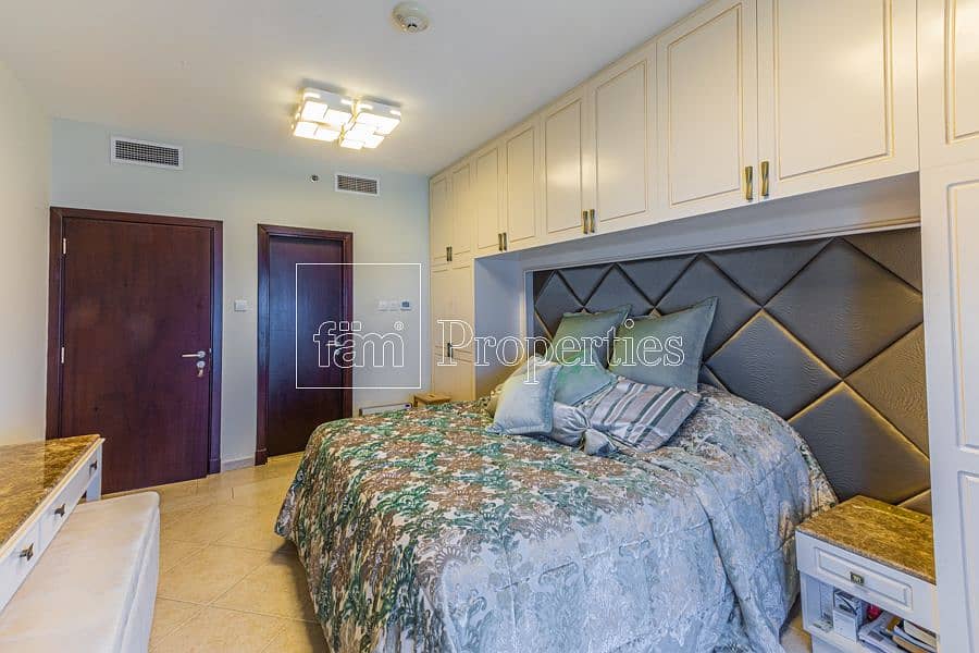 29 Upgraded 3 Bedroom Duplex | Sea View | High Floor