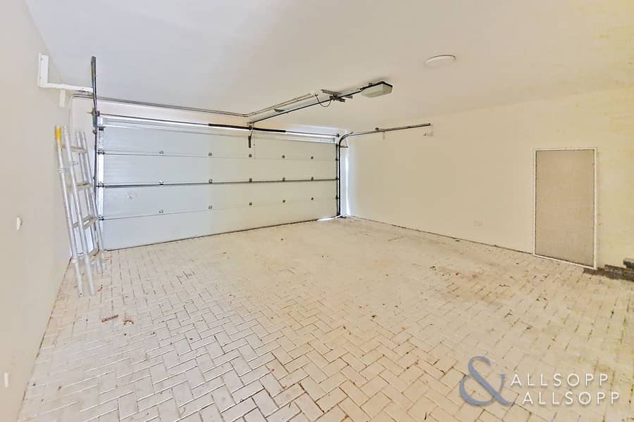 5 Large Corner Unit | Vacant Now | 3 Beds