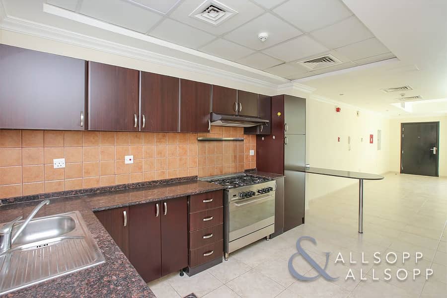 6 Exclusive | 3BR | Next 2 Park and Mall | VOT