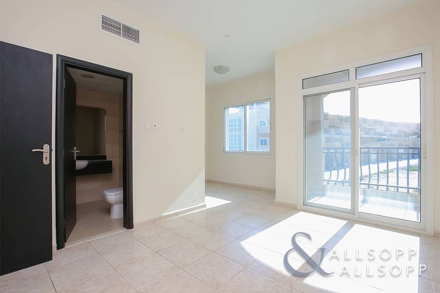 10 Exclusive | 3BR | Next 2 Park and Mall | VOT