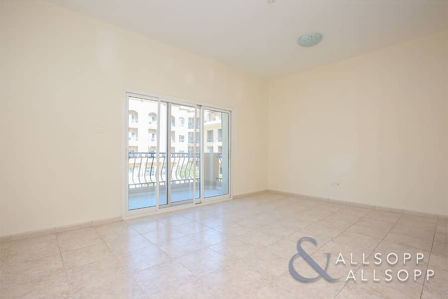 12 Exclusive | 3BR | Next 2 Park and Mall | VOT