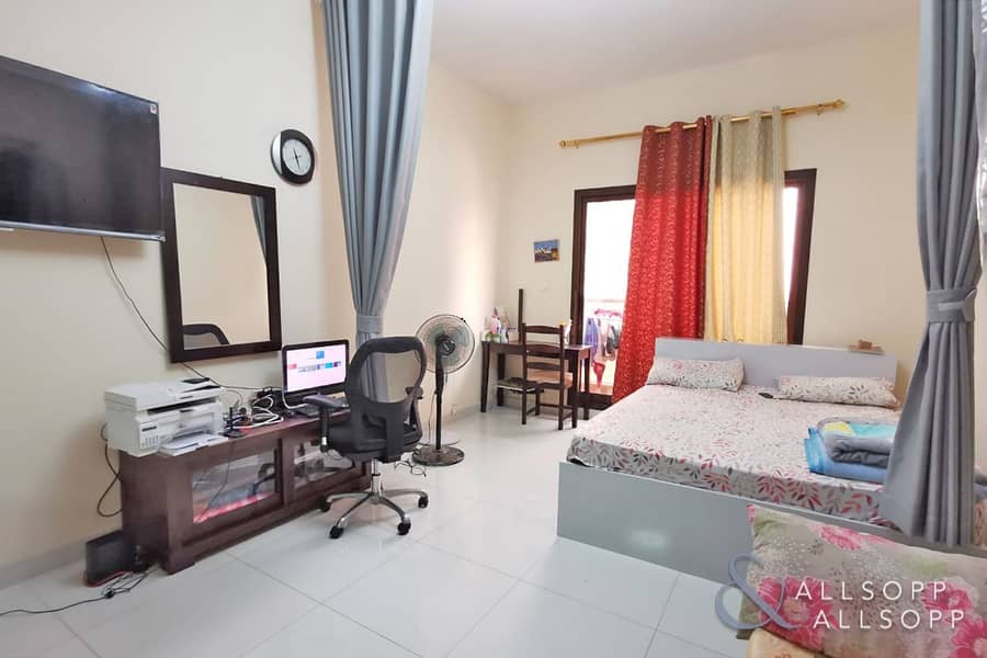 2 Tenanted | Investment | Golf View | Studio