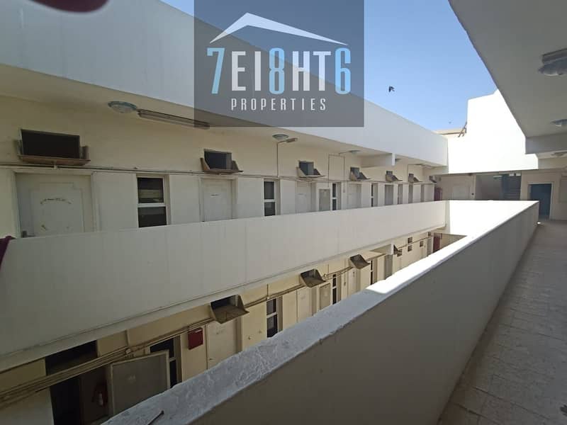 49 Rooms independent camp + 20 w/c\'s + 24 washbasins + 2 kitchens + 2 dining rooms for rent in Al Quoz