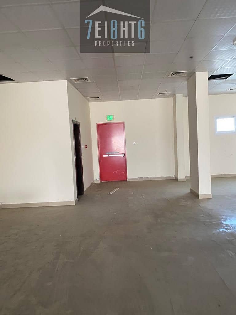 4,700 sq ft whouse for use for rent in Ras Al Khor 1