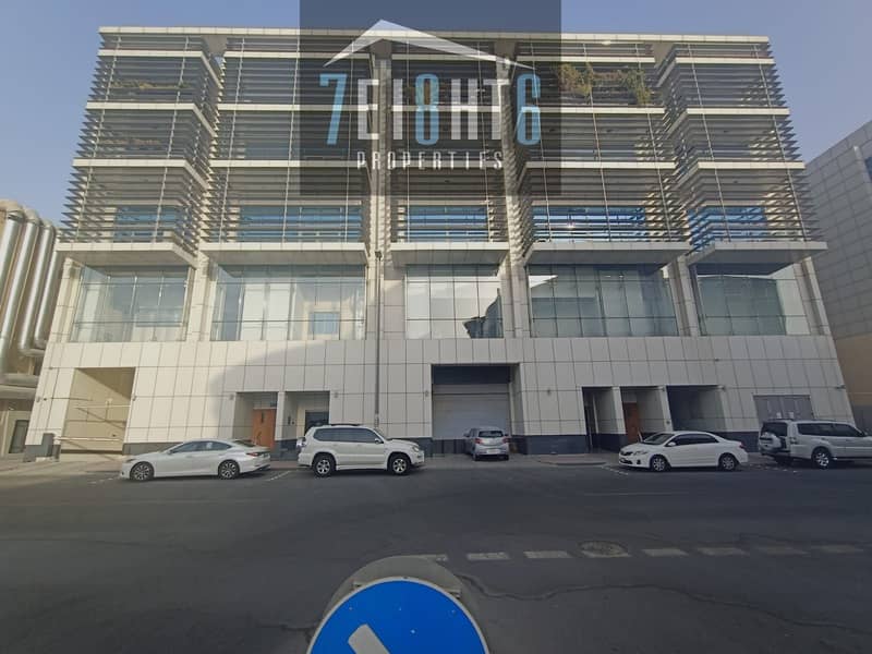 Showroom: 14,400 sq ft for rent in Burdubai