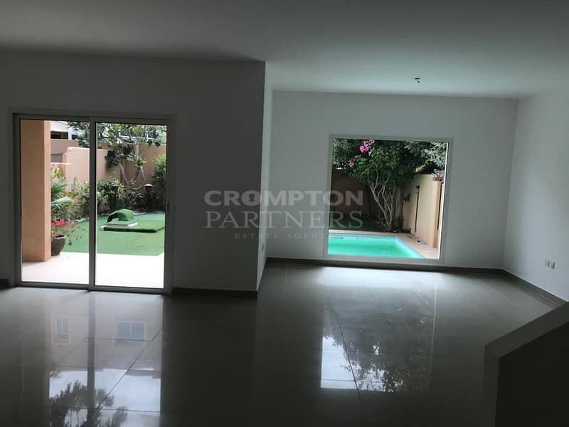 6 Private Pool | Landscaped Garden | Single Row