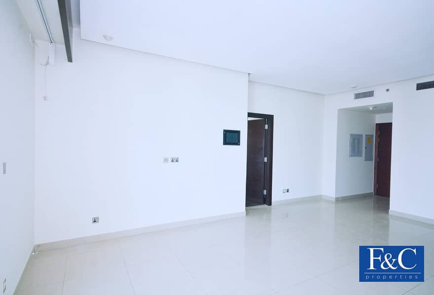 Bright & Spacious 1BR Unfurnished Apartment