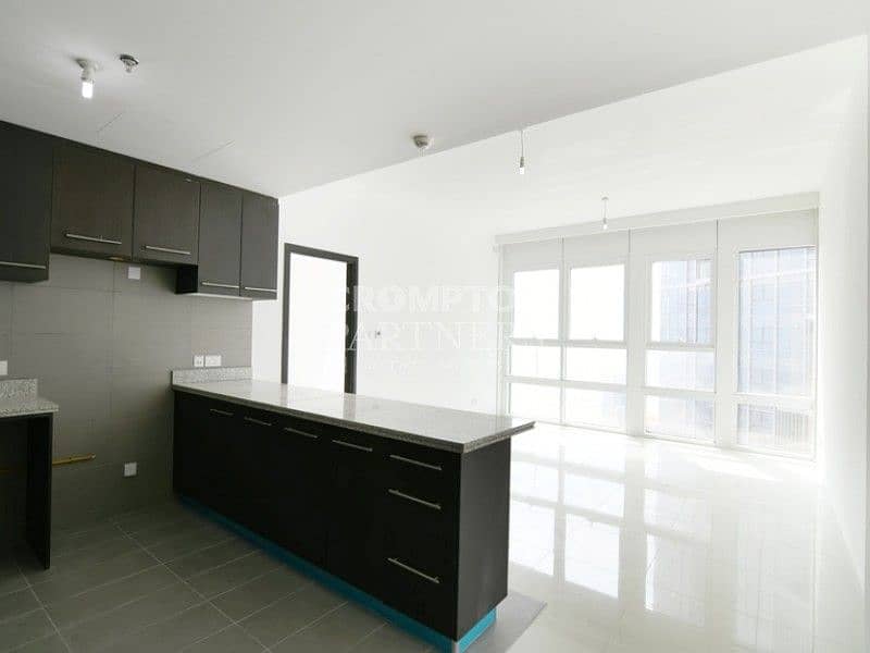 11 high floor | spacious with balcony | Owner occupy