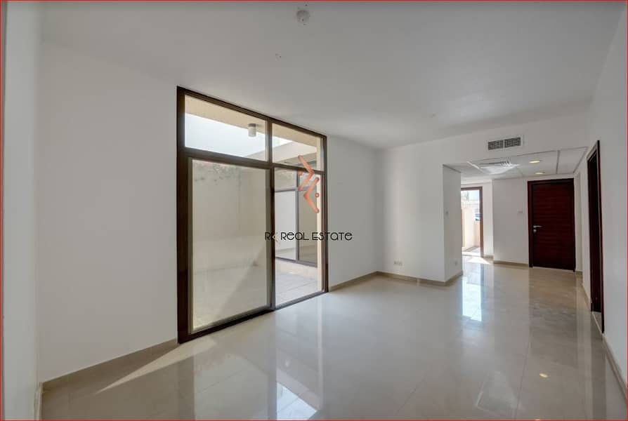 Outstanding 3-bedroom Villa | Jumeirah 3