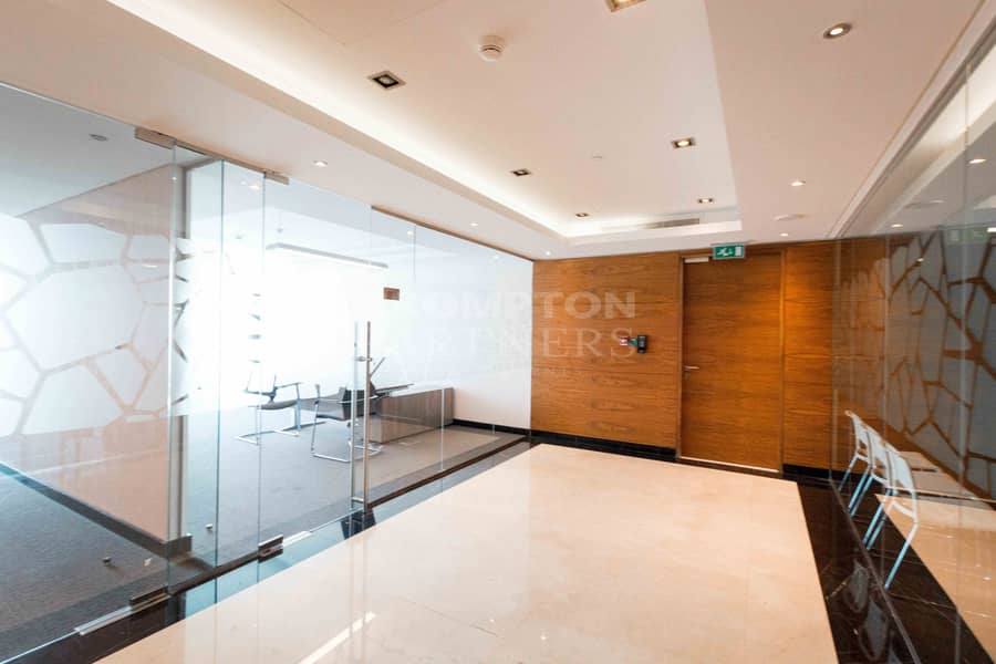 21 Luxurious Fully Furnished office in Abu Dhabi