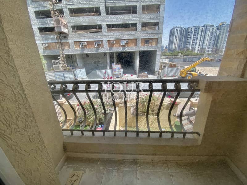 19 BS| Spacious T-H | Community View | 3bhk + Maid