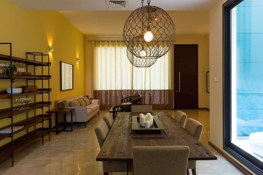 2 US | Bright & Sunny Luxurious 4BHK TH