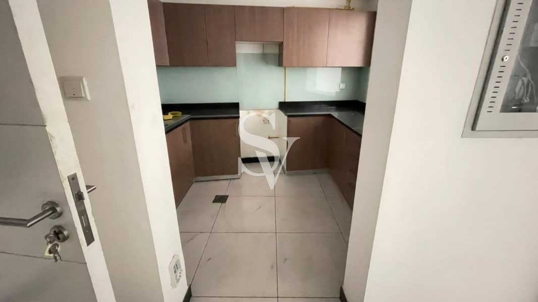 3 Chiller Free| 1BR+L | Walking Distance from Mall