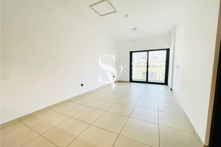 10 1BR Brand New | Chiller free | Well Maintained