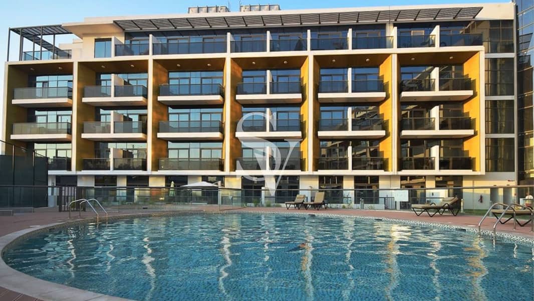 Spacious 1BR Duplex + Terrace | Pool View