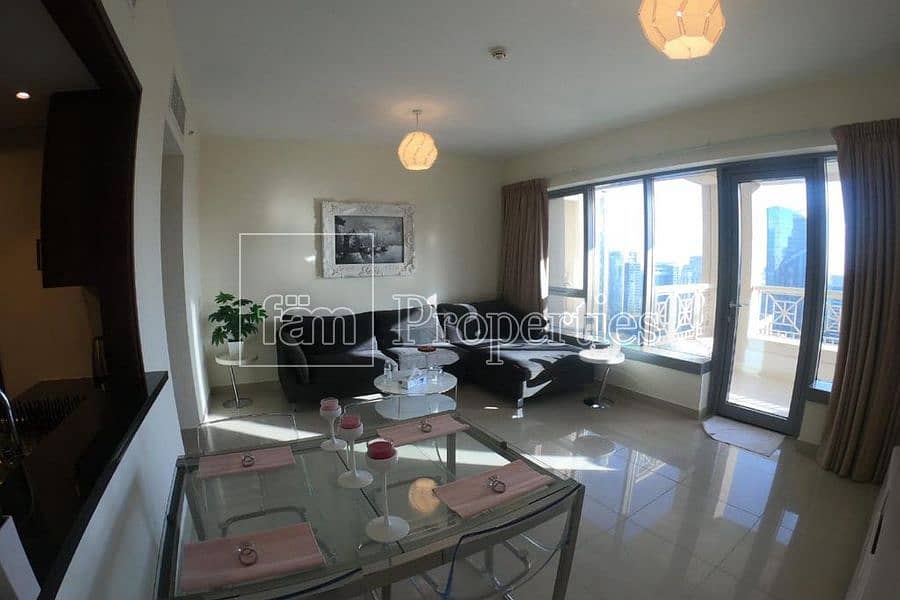 2 Fully furnished apt with luxurious finishes