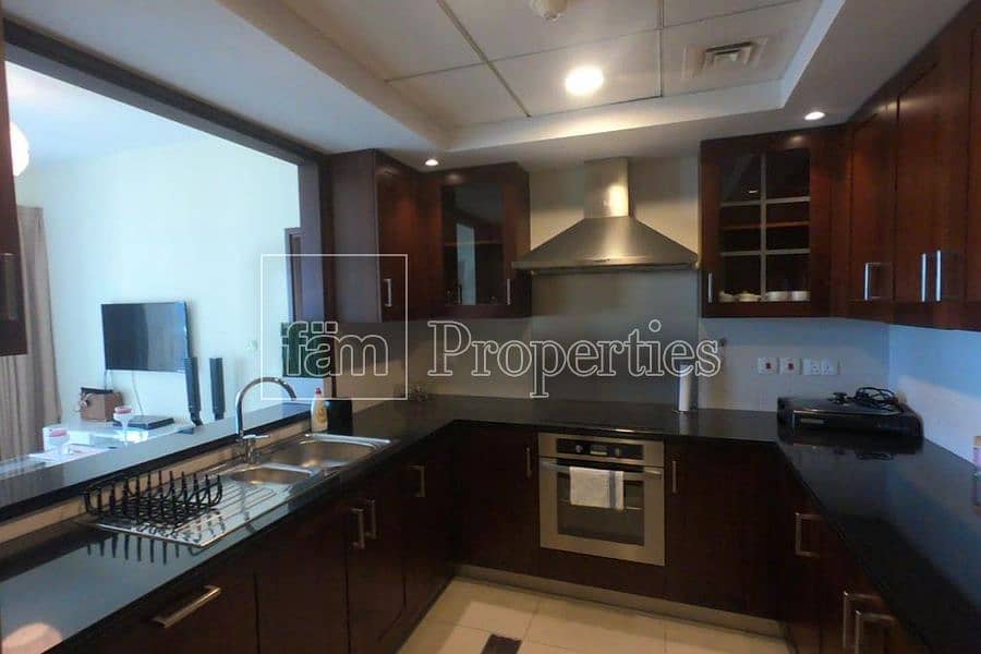 6 Fully furnished apt with luxurious finishes