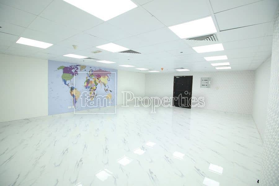 Prestigious office unit with high-end amenities