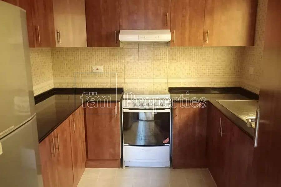 9 Chiller Free  Golf course Closed Kitchen w/balcony