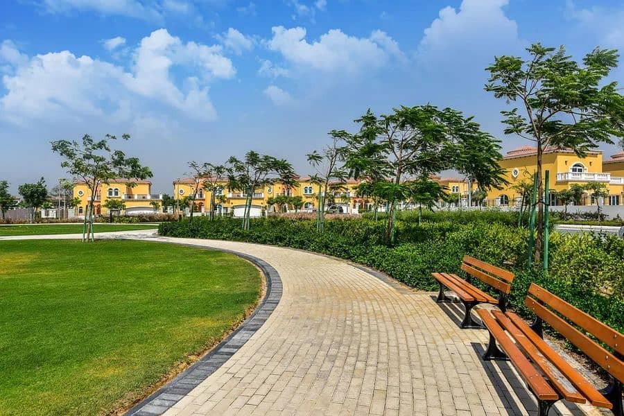 2 Exclusive|Villa Plots in Jumeirah Park|District6