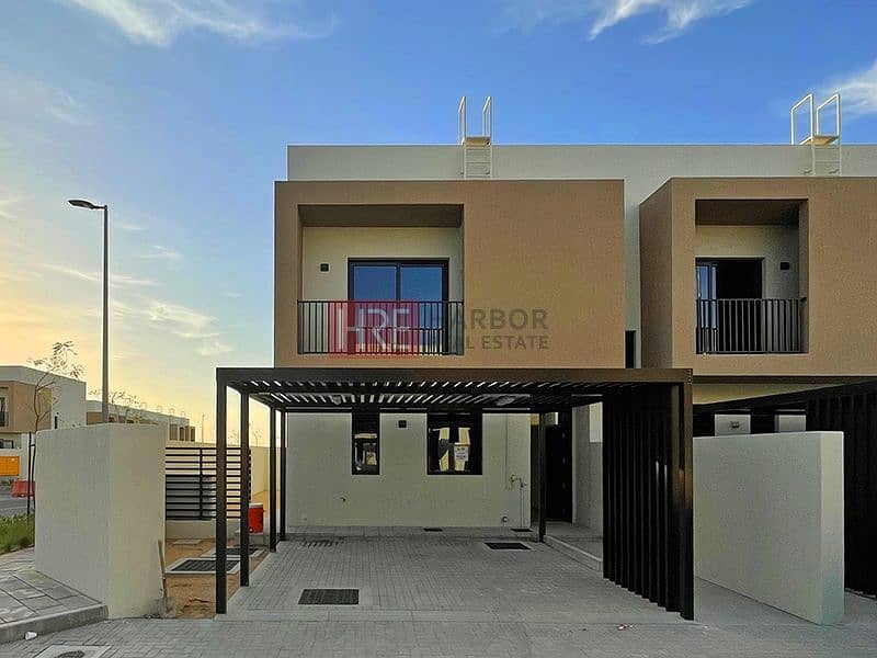 Brand New | Corner Unit | Ready | Community Area Brand New | Corner Unit | Ready | Community Area
