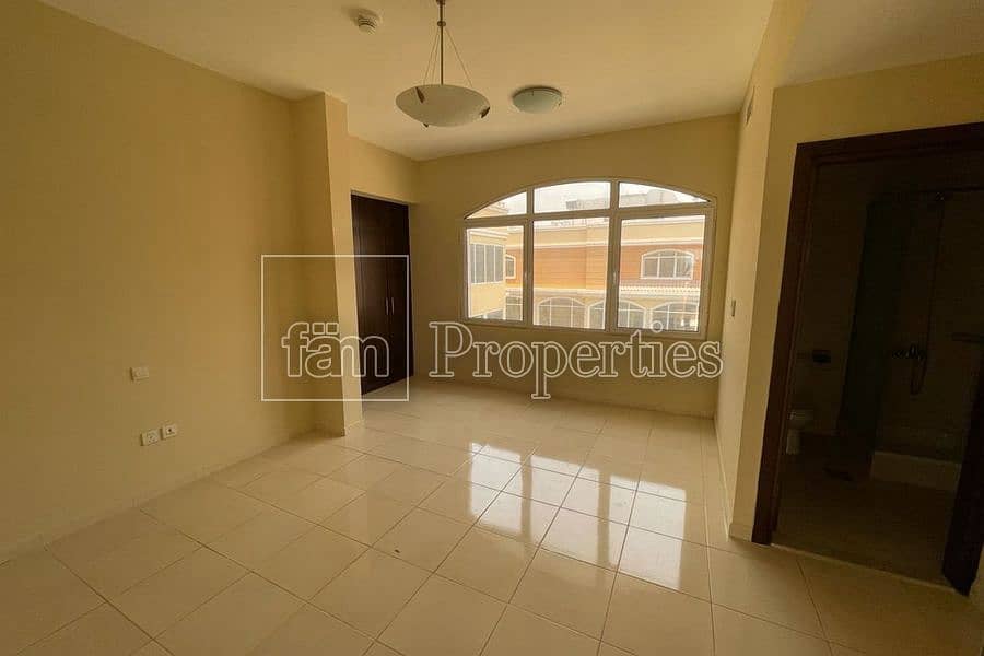 Duplex| Big layout| Ready to move| Investment deal