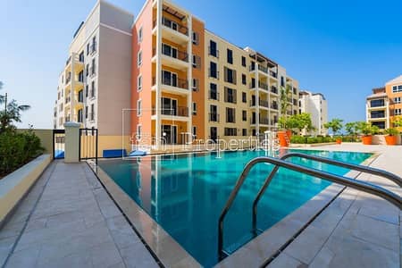 1 Bedroom Apartment for Sale in Jumeirah, Dubai - Vacant Partial Marina view Spacious 1BR