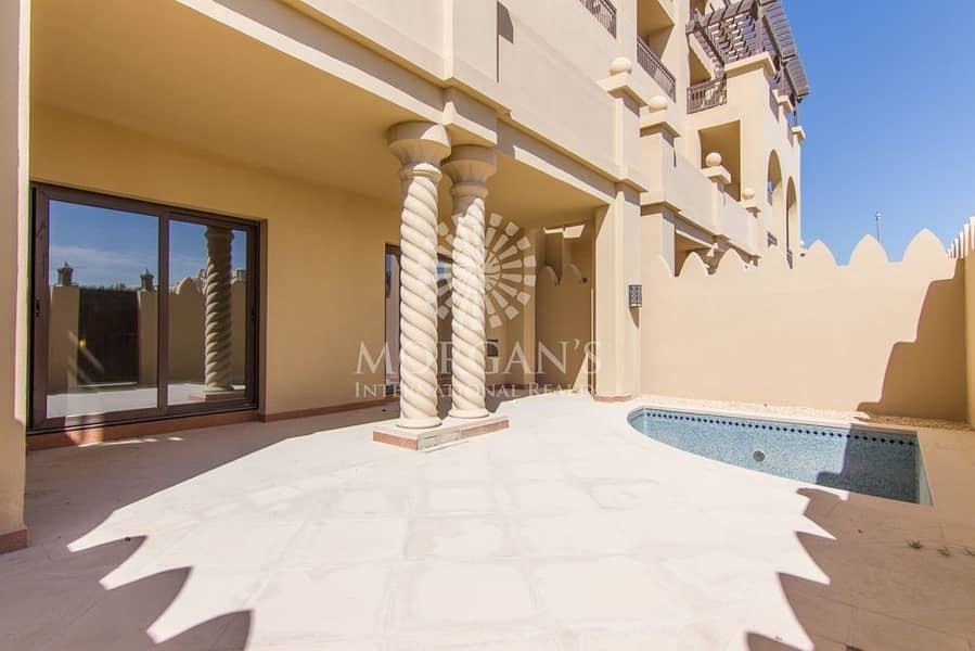 21 Vacant | Beautiful 3BR Townhouse | Private Pool