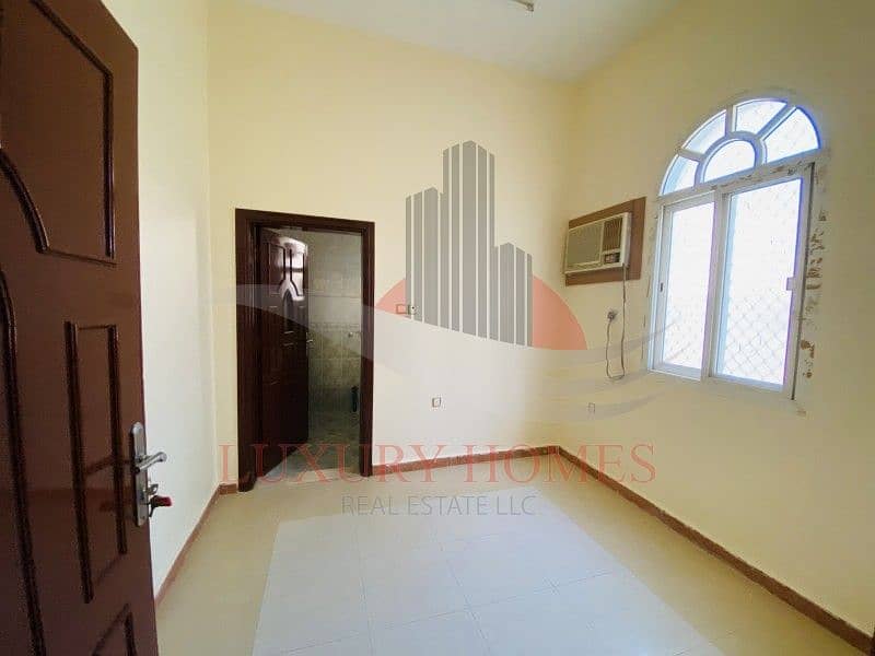 17 Reasonably priced private house with driver room