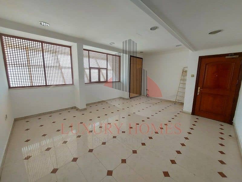 Perfectly priced Big Hall With City View Oud Al Toba