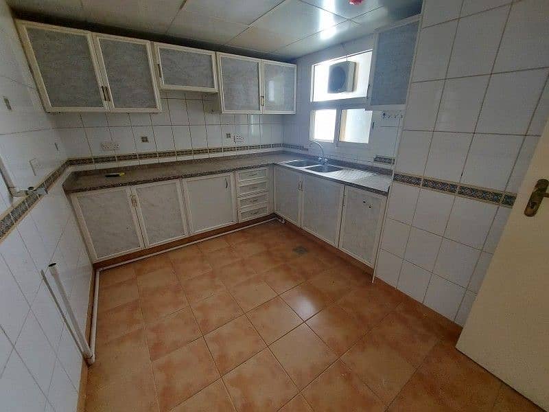 7 Free Central AC Free Parking Spacious Apartment