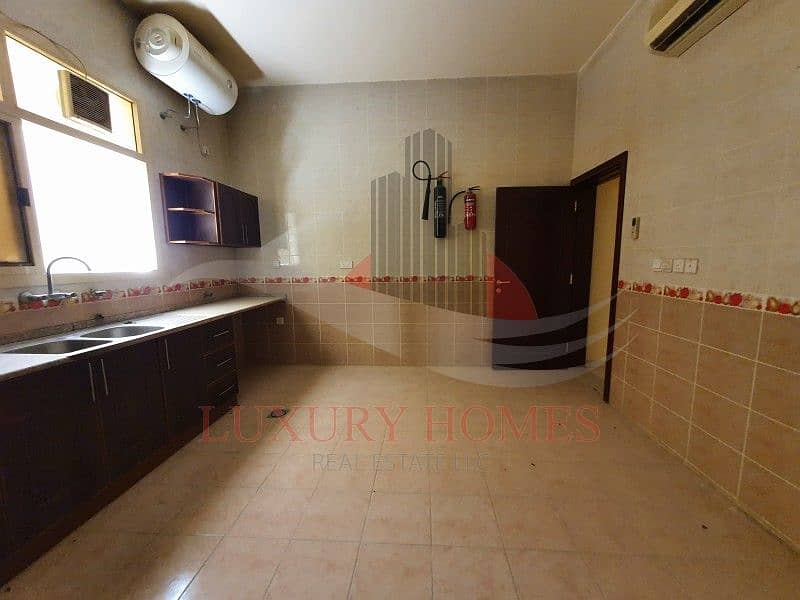 4 Spacious With Wardrobes on a Main Road Near UAEU
