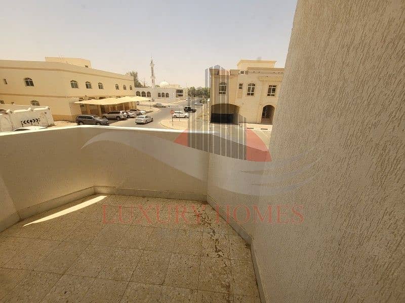 8 Huge With Balcony Walking Distance To Jimi Mall