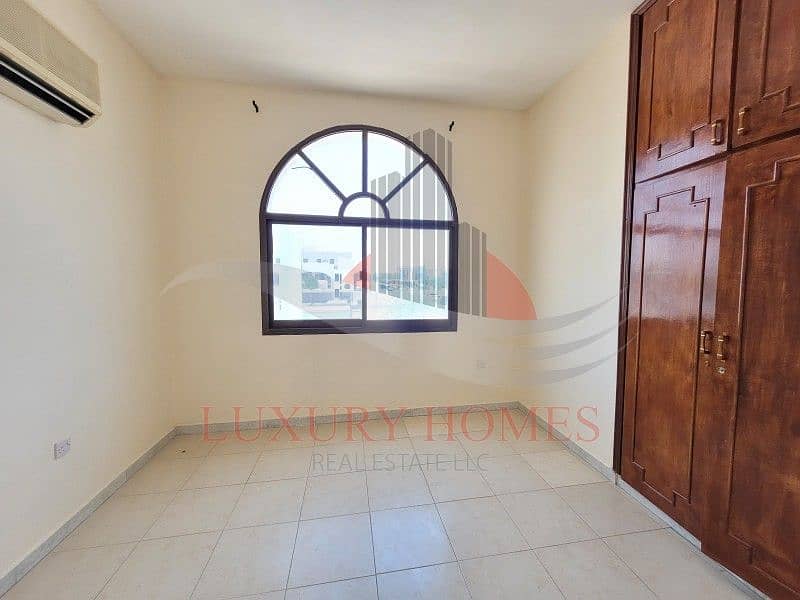12 Huge With Balcony Walking Distance To Jimi Mall
