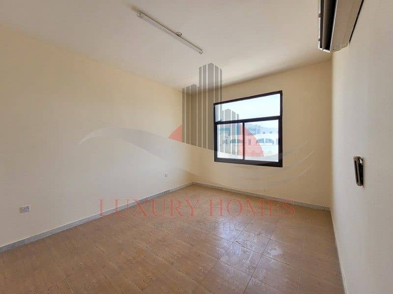 13 Huge With Balcony Walking Distance To Jimi Mall