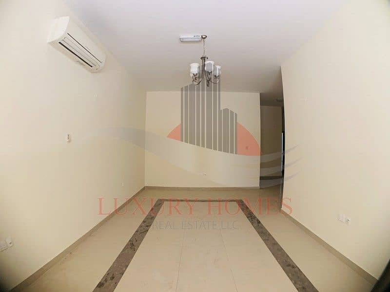 4 Enthralling Apt with easy access to Abudhabi Road