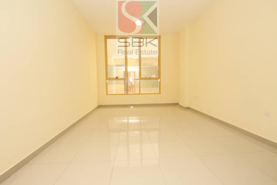 شقة في بناية MRK 2 SBK،المطينة،ديرة 1 غرفة 37000 درهم - 5397442