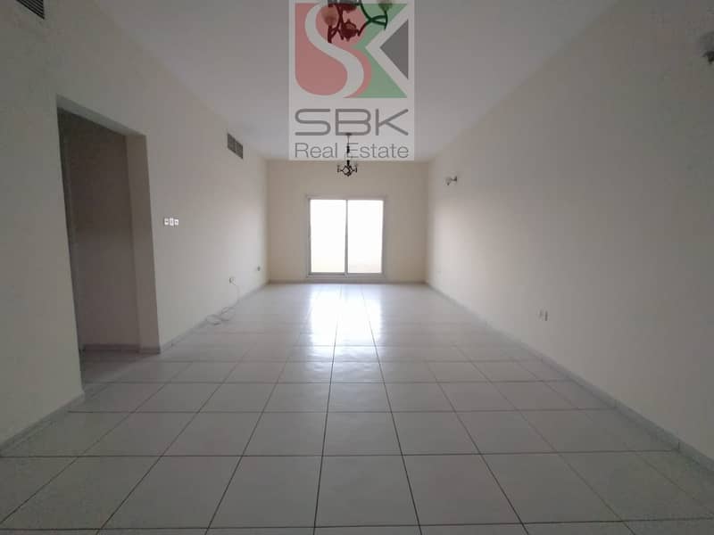 Chiller Free flat for lease near oud metha metro