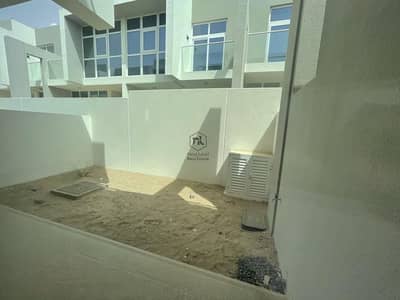 3 Bedroom Townhouse for Sale in DAMAC Hills 2 (Akoya by DAMAC), Dubai - | 3 bed Middle unit | Vardon | Vacent  | DH2 |