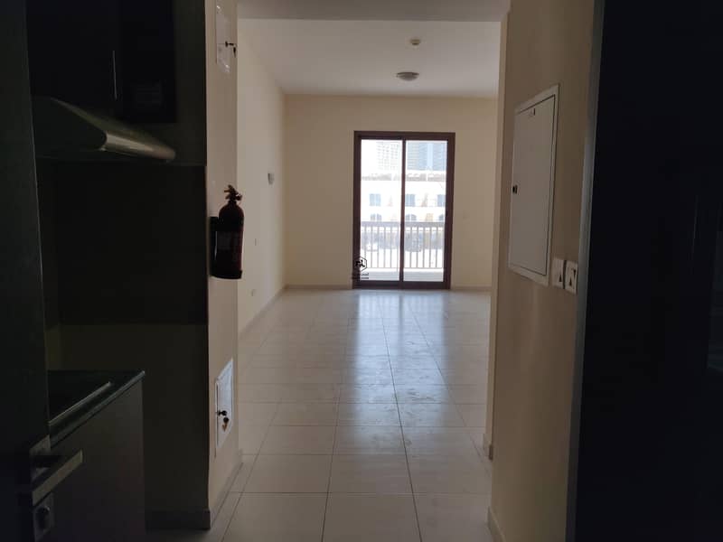 Studio | Spacious Layout | Airy | Clean | Rented Unit Studio | Spacious Layout | Airy | Clean | Rented Unit