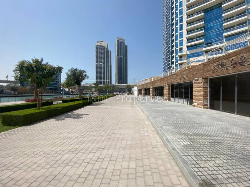 16 Exclusive|Marina walk | long facade | fitted