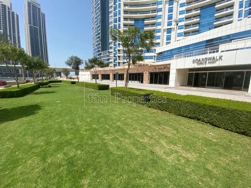 17 Exclusive|Marina walk | long facade | fitted