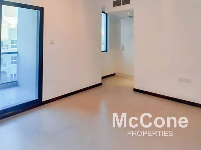 4 Spacious Unit l Rooftop Pool l Basement and Garden