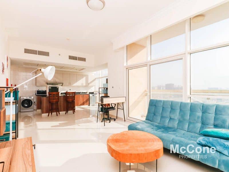 5 Genuine Resale | High Floor | Bright and Spacious