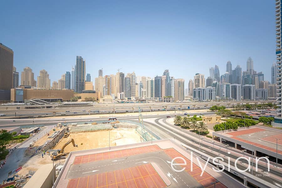 11 Closed Kitchen | SZR View | Vacant on Transfer