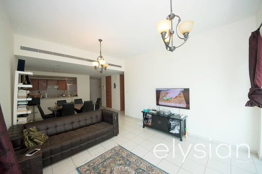 5 Stunning 2 Bed | Huge Balcony | Prime Location