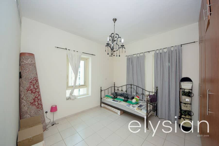 12 Stunning 2 Bed | Huge Balcony | Prime Location
