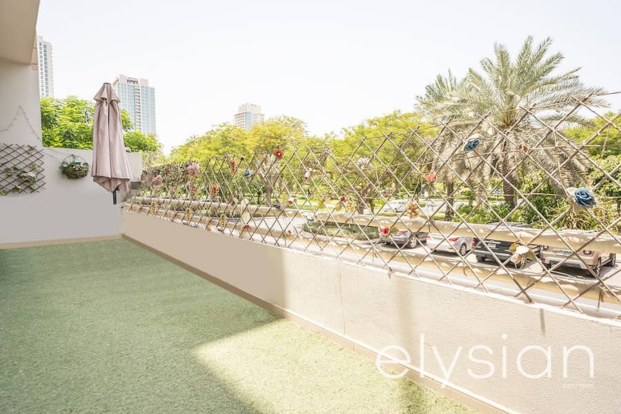 Lovely 1 Bedroom | Great Outdoor Space | VOT