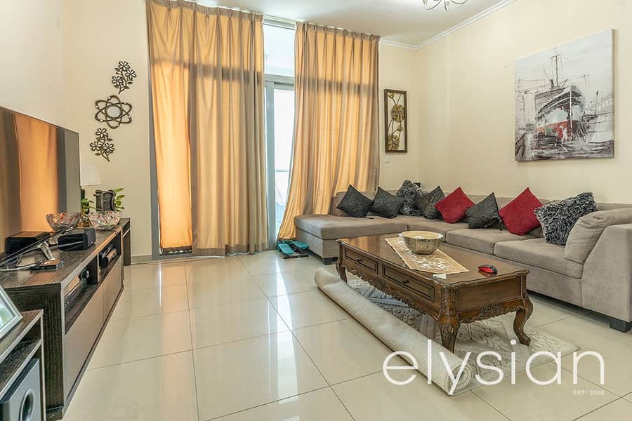 Stunning 2 Bedroom | Spacious Unit | Tenanted
